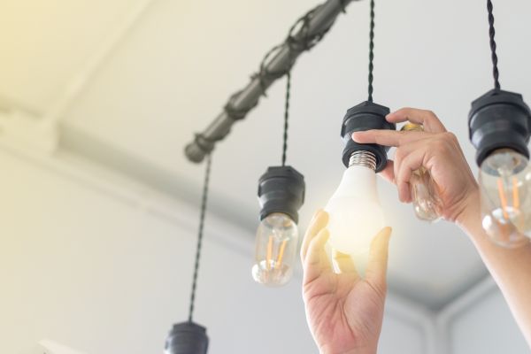 Cost of Light Bulb Changing Service in Glenview