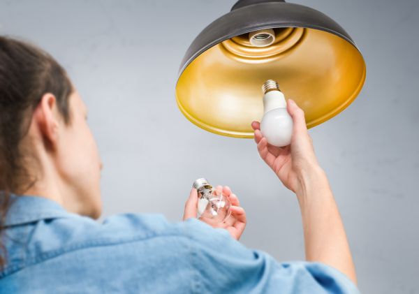 Cost of Light Bulb Replacement in Glenview