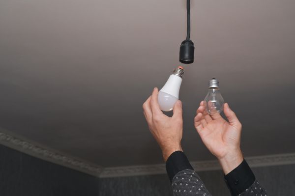 Cost of Light Bulbs Replacement in Glenview