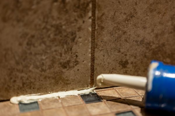 Cost of Shower Caulk Replacement in Glenview